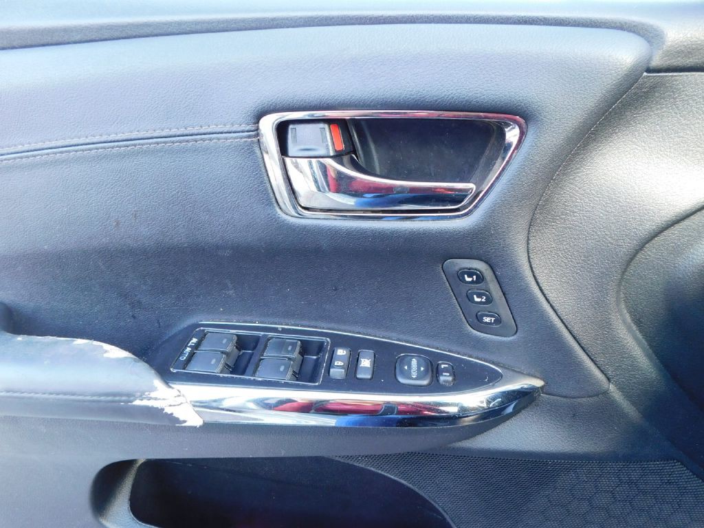 2016 Toyota Avalon Image 28