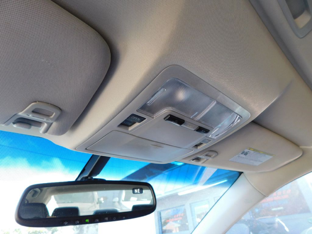 2016 Toyota Avalon Image 38