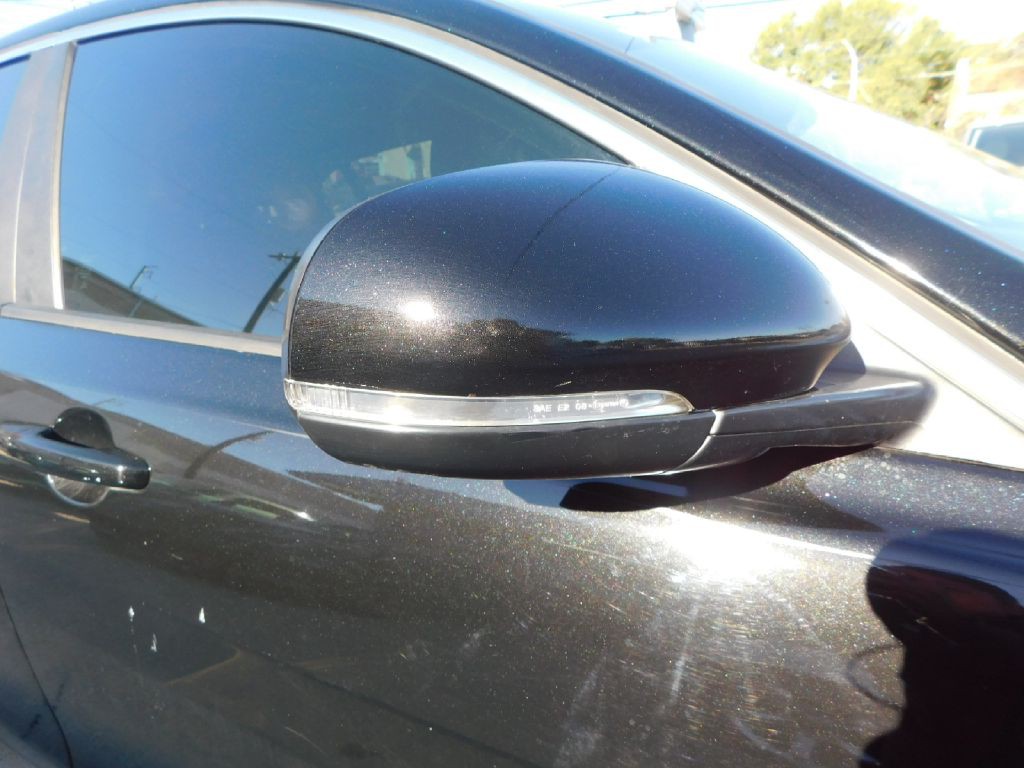 2017 Jaguar XE Image 10