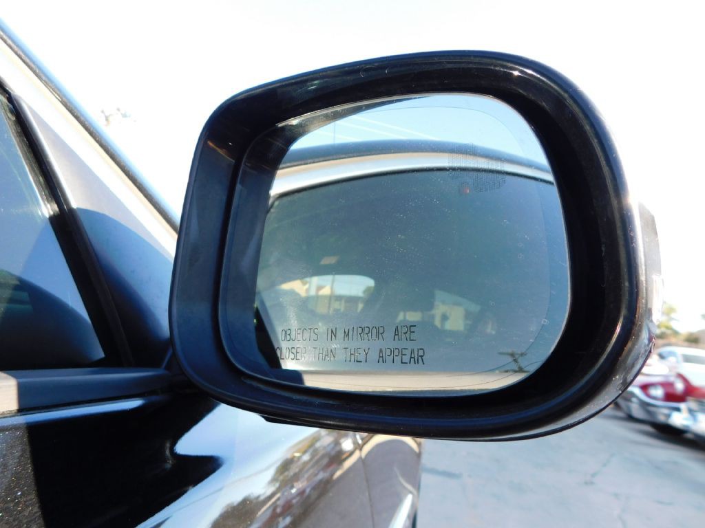 2017 Jaguar XE Image 11