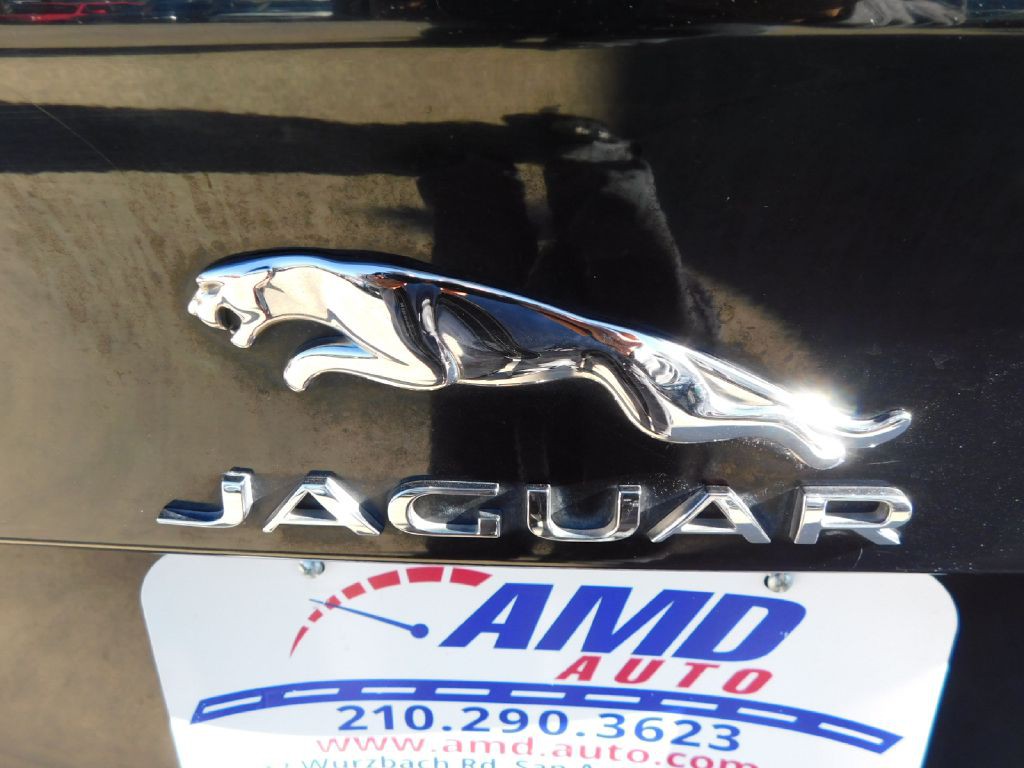 2017 Jaguar XE Image 14