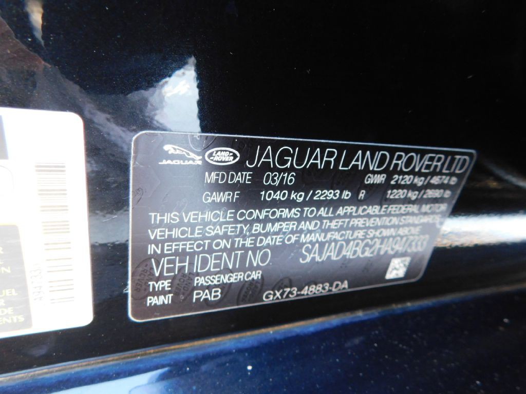 2017 Jaguar XE Image 19