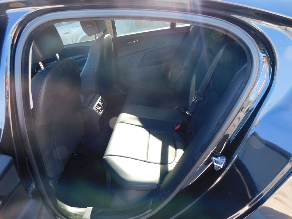 2017 Jaguar XE Image 24