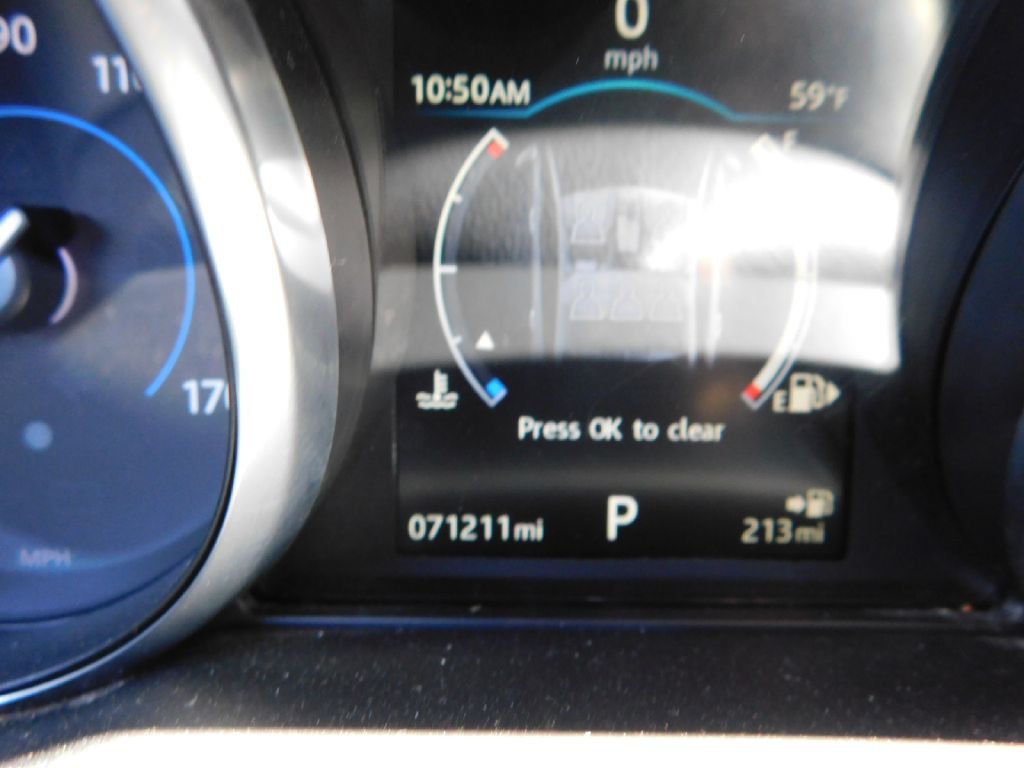 2017 Jaguar XE Image 25