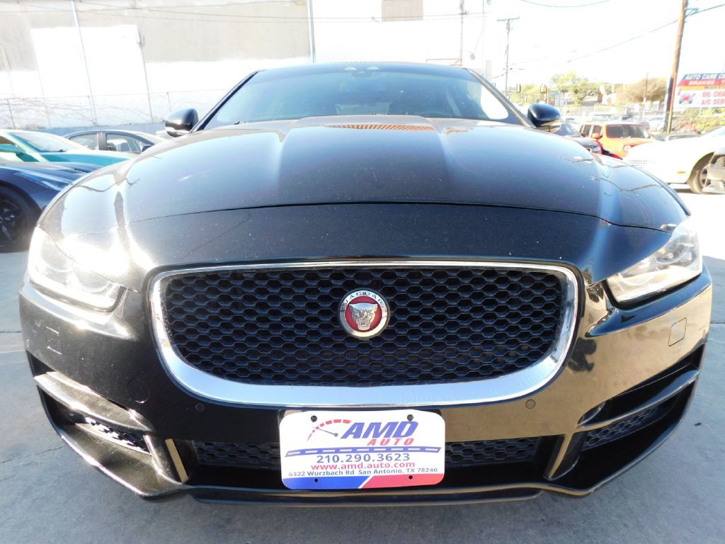 2017 Jaguar XE Image 47