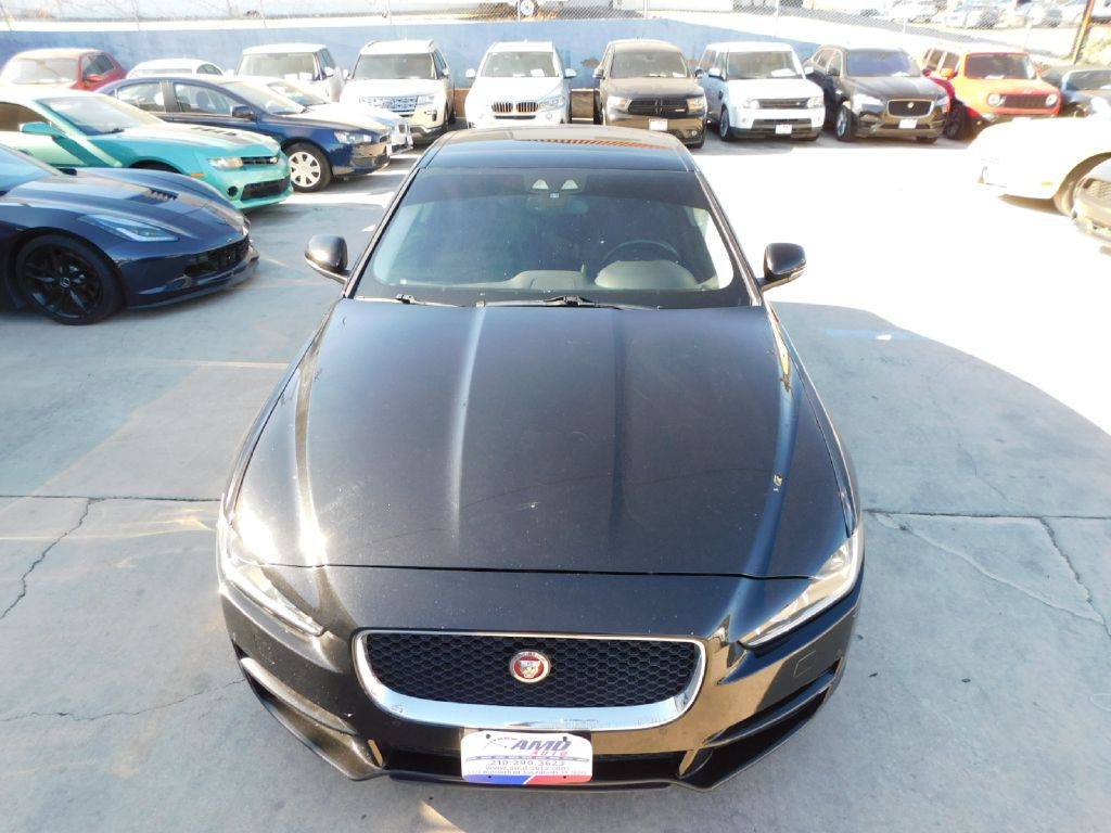 2017 Jaguar XE Image 48