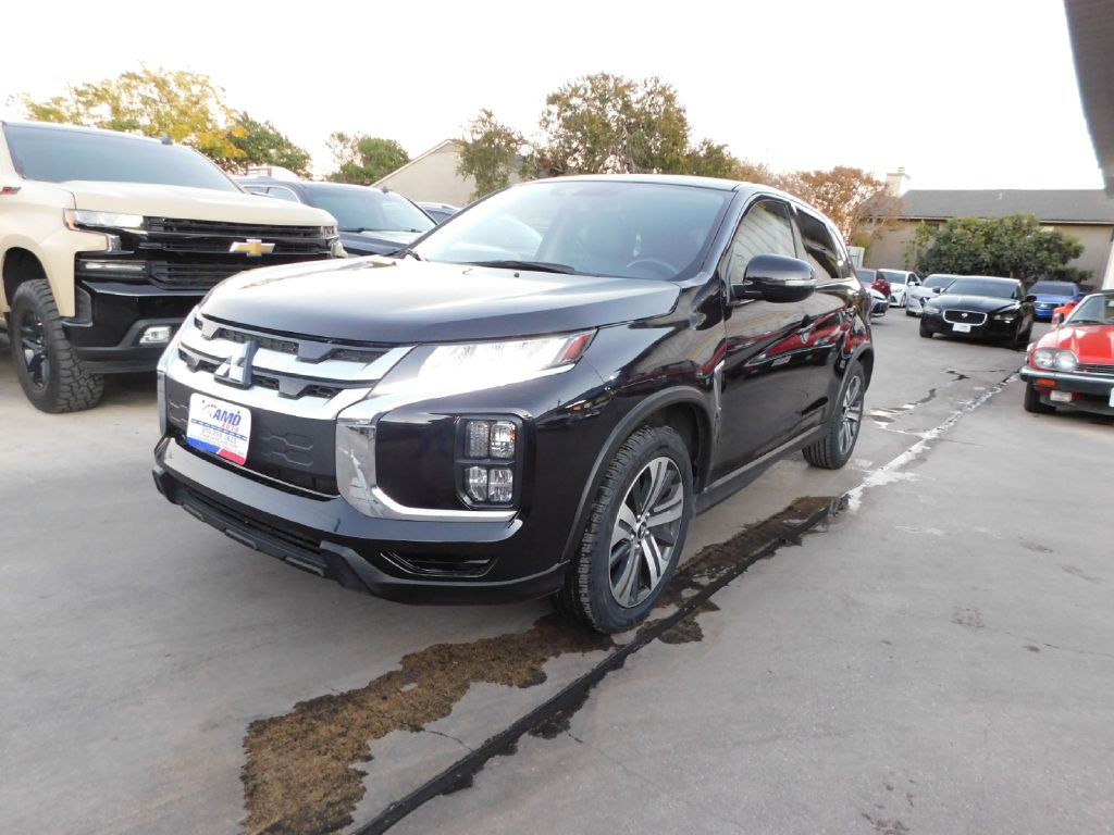 2022 Mitsubishi Outlander Image 3