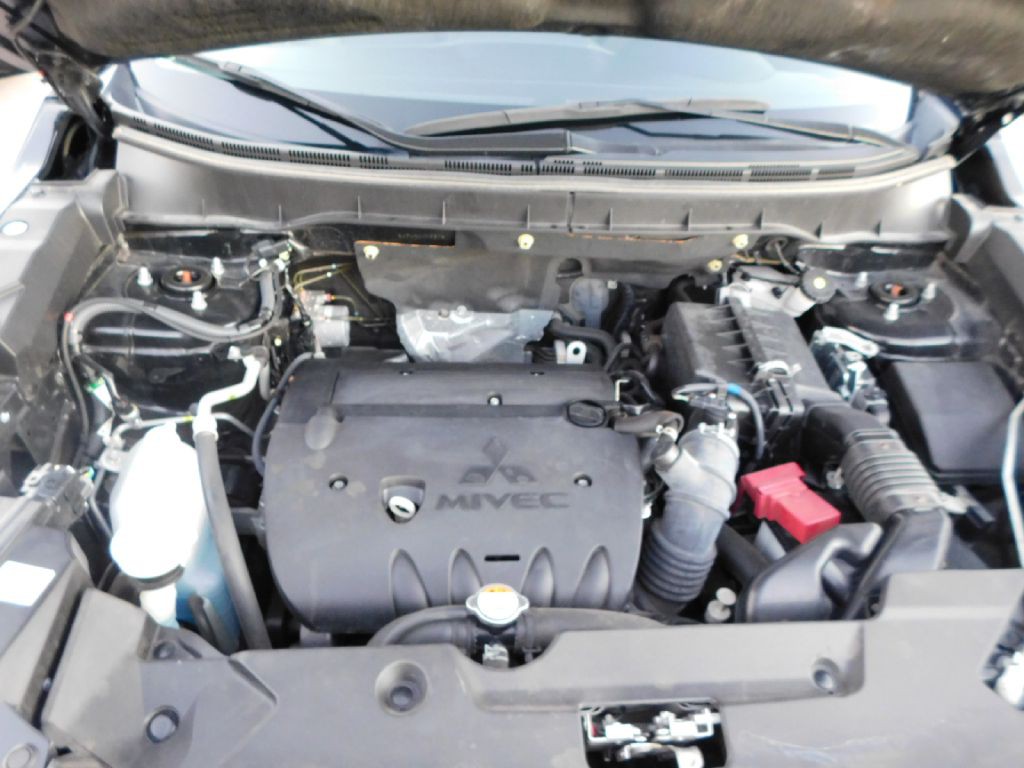 2022 Mitsubishi Outlander Image 11