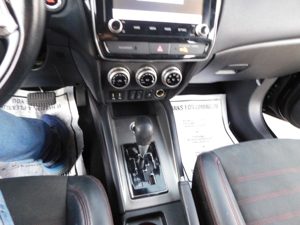 2022 Mitsubishi Outlander Image 22