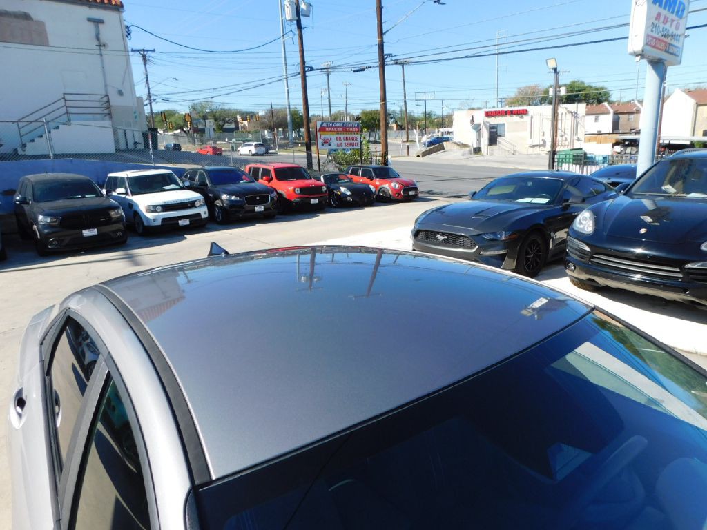 2023 Hyundai Elantra Image 9