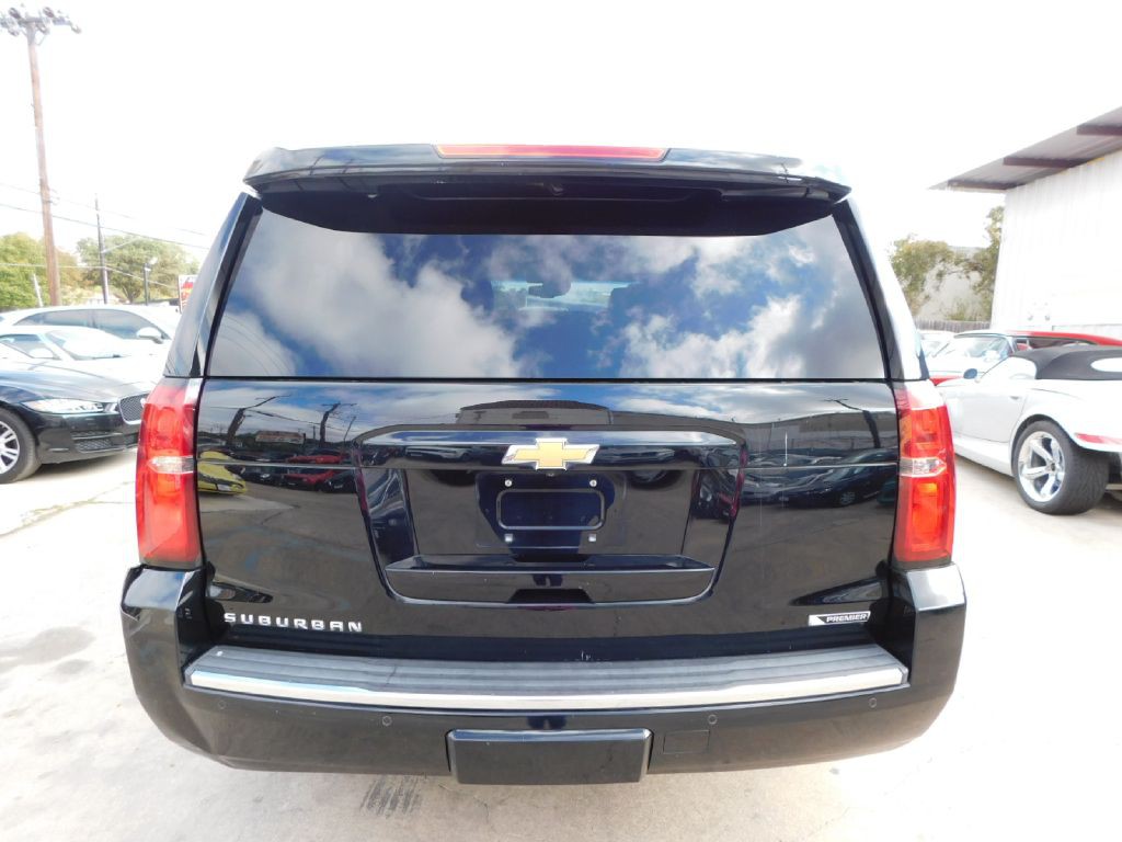2018 Chevrolet Suburban Image 6