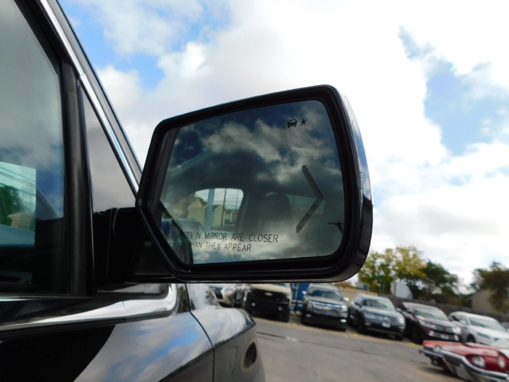 2018 Chevrolet Suburban Image 12