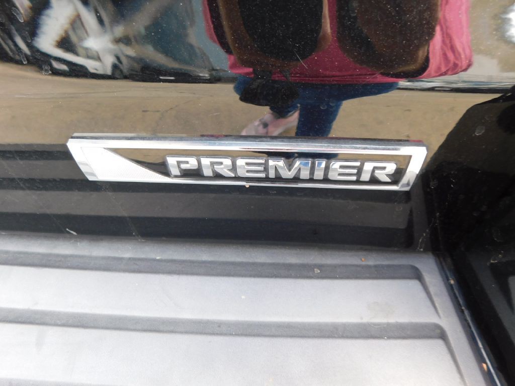 2018 Chevrolet Suburban Image 13