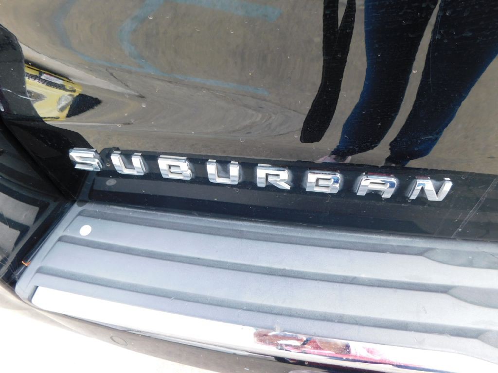 2018 Chevrolet Suburban Image 14