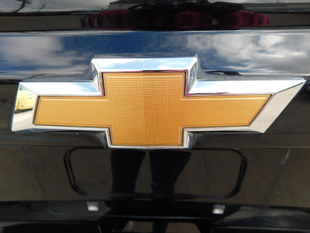 2018 Chevrolet Suburban Image 15