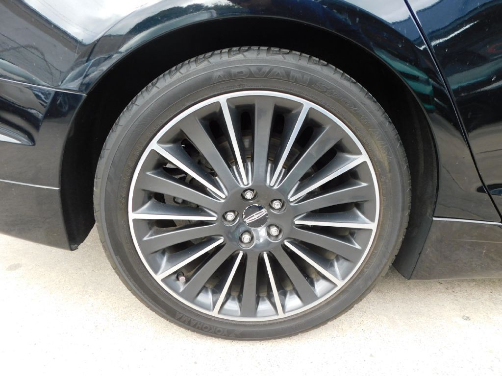 2016 Lincoln MKZ Image 9