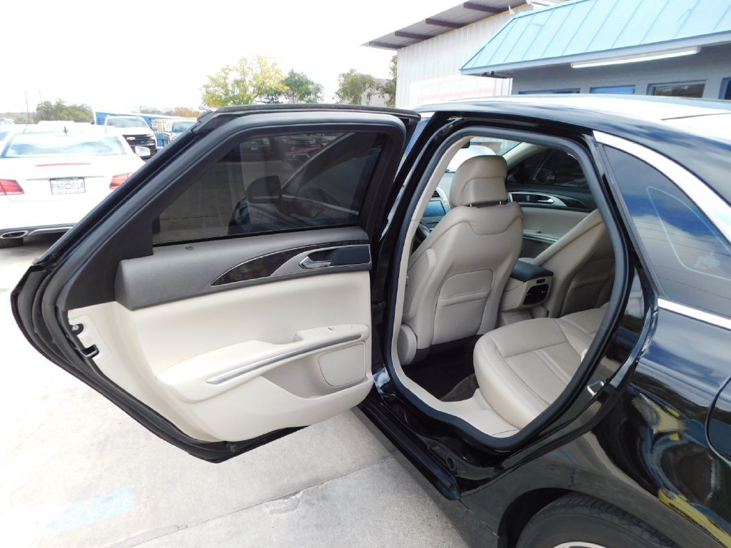 2016 Lincoln MKZ Image 26