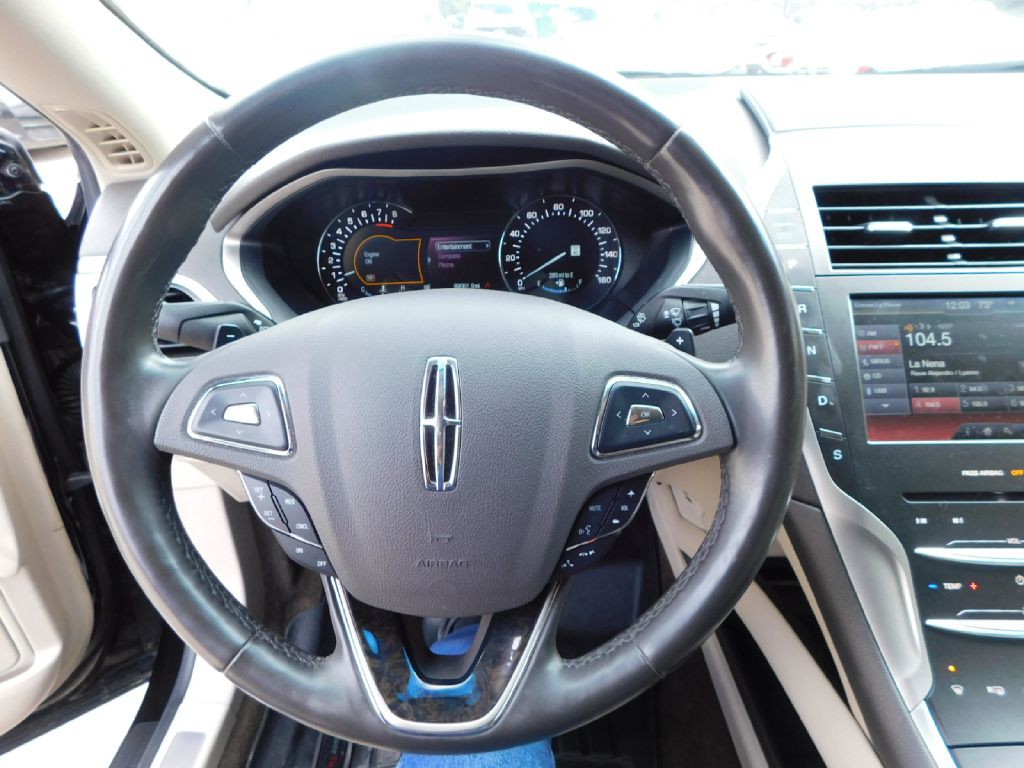 2016 Lincoln MKZ Image 30