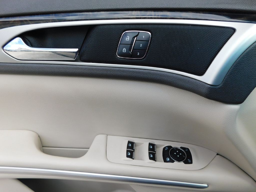 2016 Lincoln MKZ Image 34