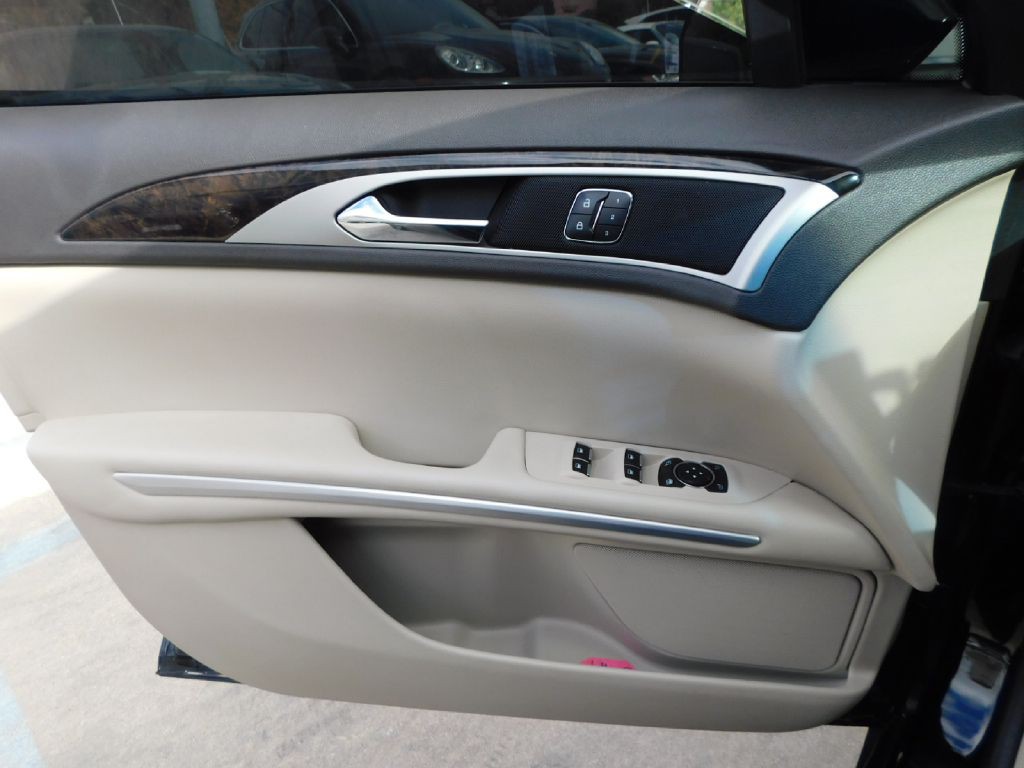 2016 Lincoln MKZ Image 35