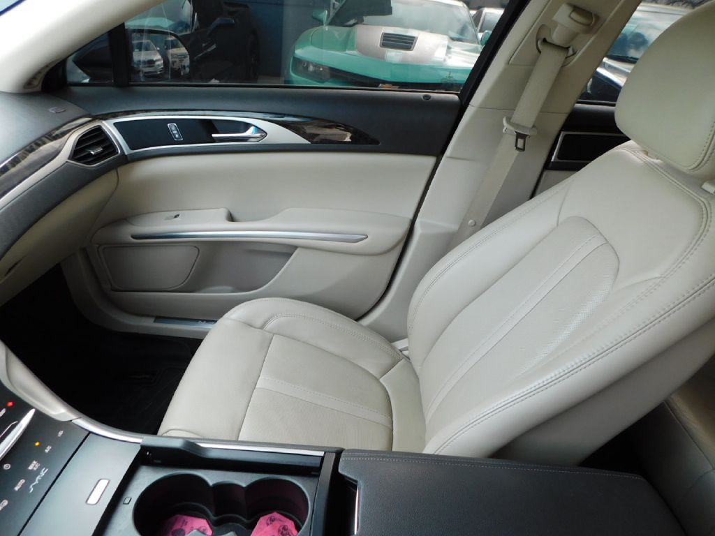 2016 Lincoln MKZ Image 41