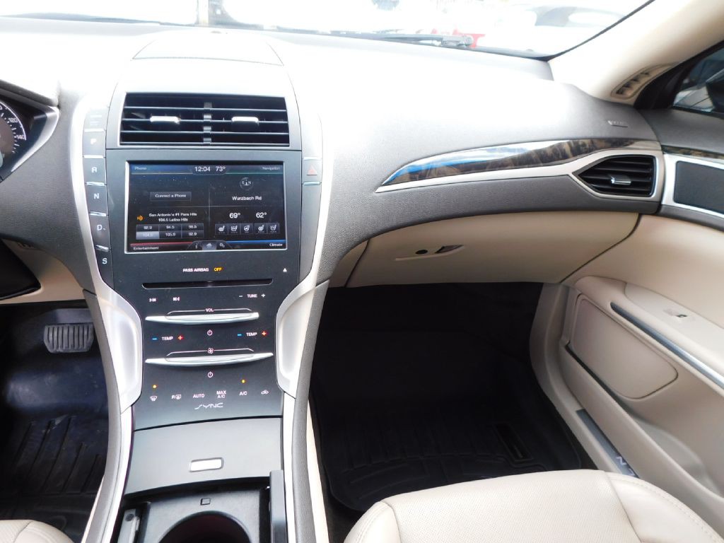 2016 Lincoln MKZ Image 42