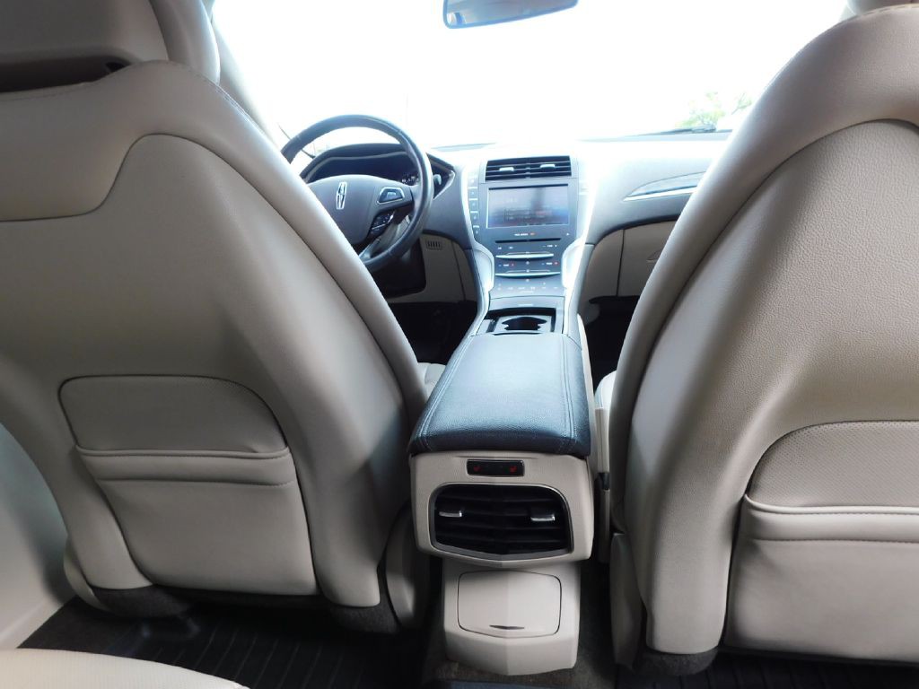 2016 Lincoln MKZ Image 48