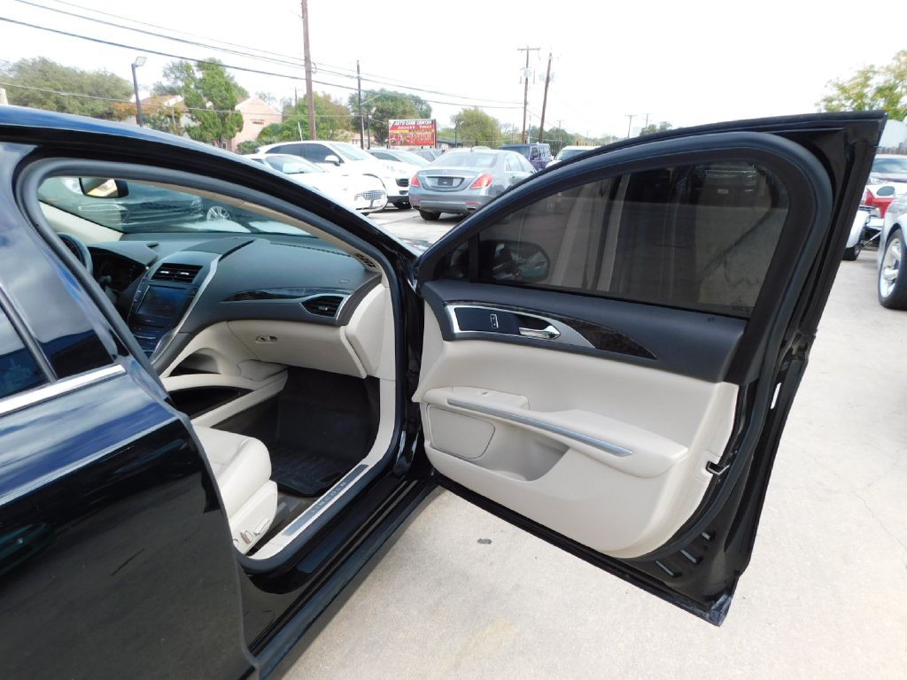 2016 Lincoln MKZ Image 52