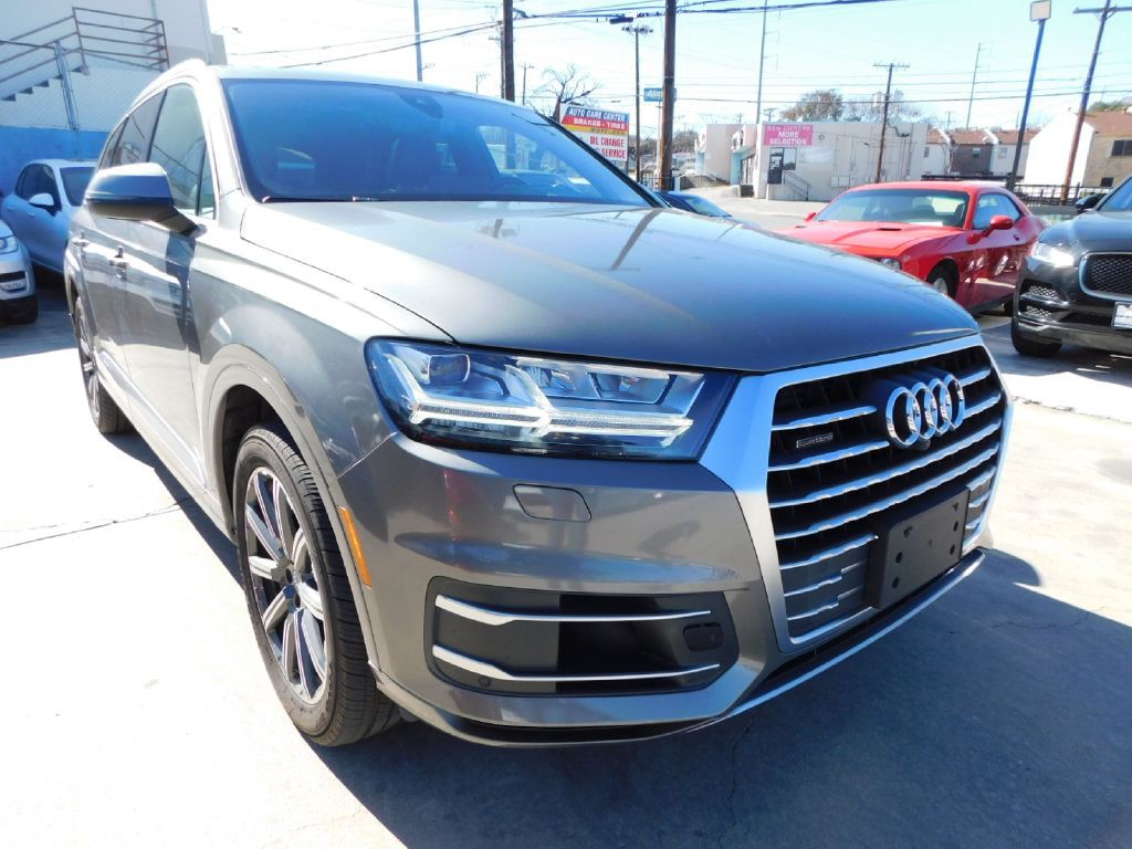 2017 Audi Q7 Image 1