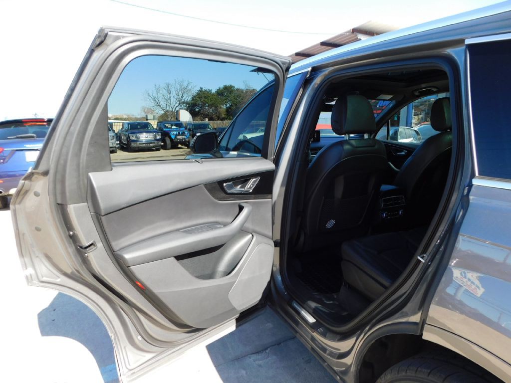 2017 Audi Q7 Image 24