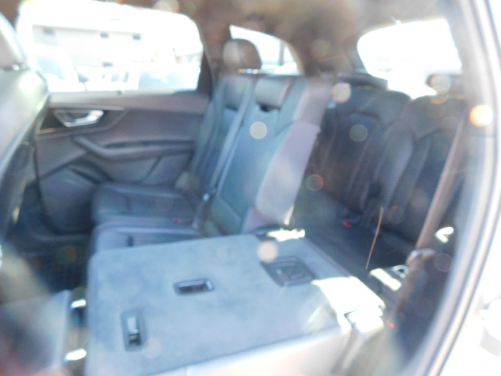 2017 Audi Q7 Image 26