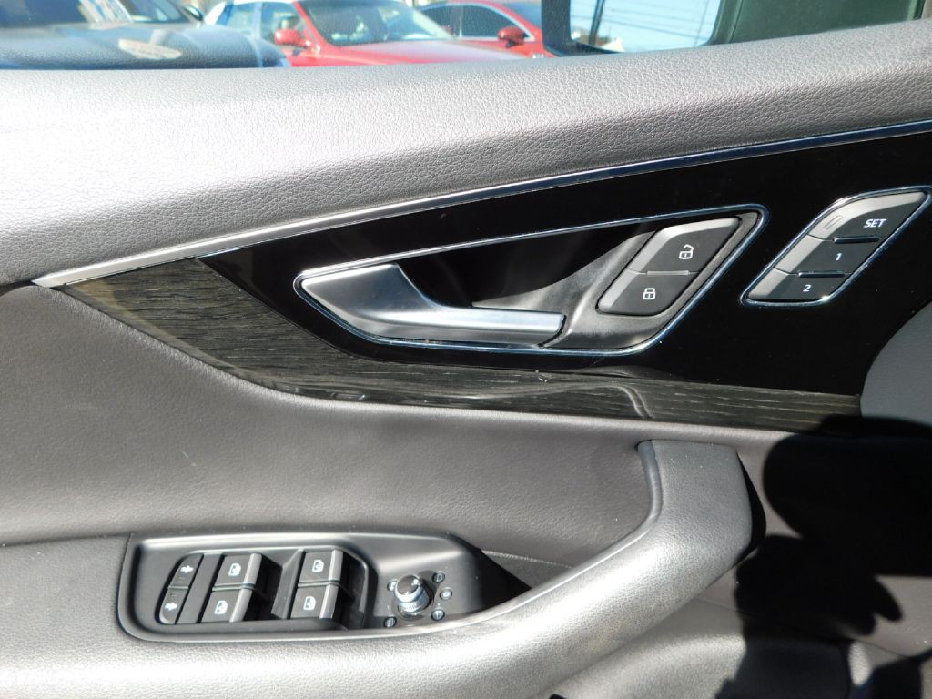 2017 Audi Q7 Image 32