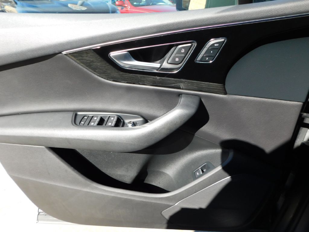 2017 Audi Q7 Image 34