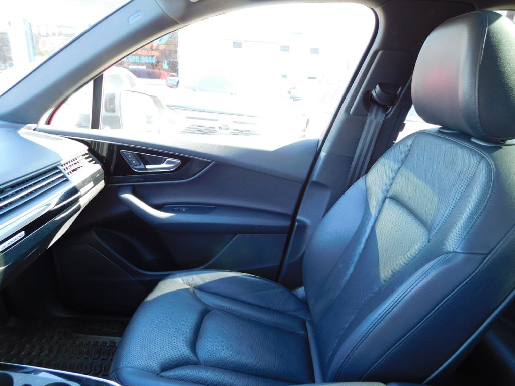 2017 Audi Q7 Image 44