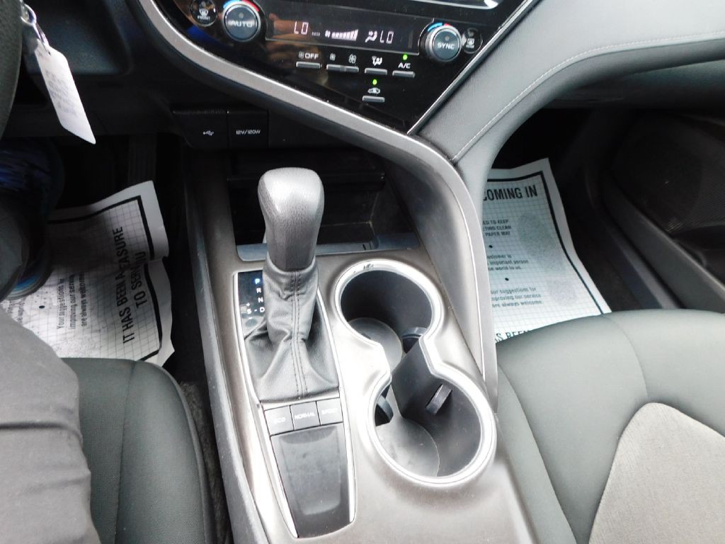 2023 Toyota Camry Image 21