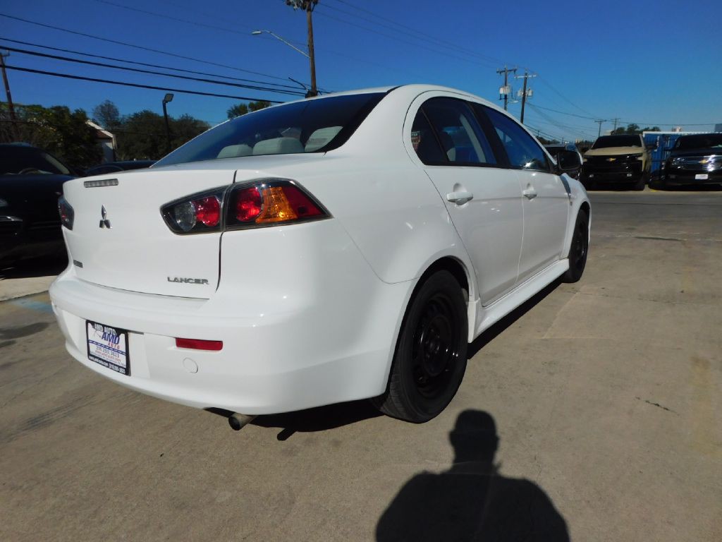 2013 Mitsubishi Lancer Image 7