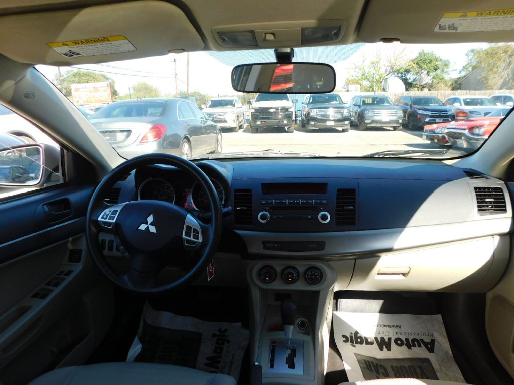 2013 Mitsubishi Lancer Image 15