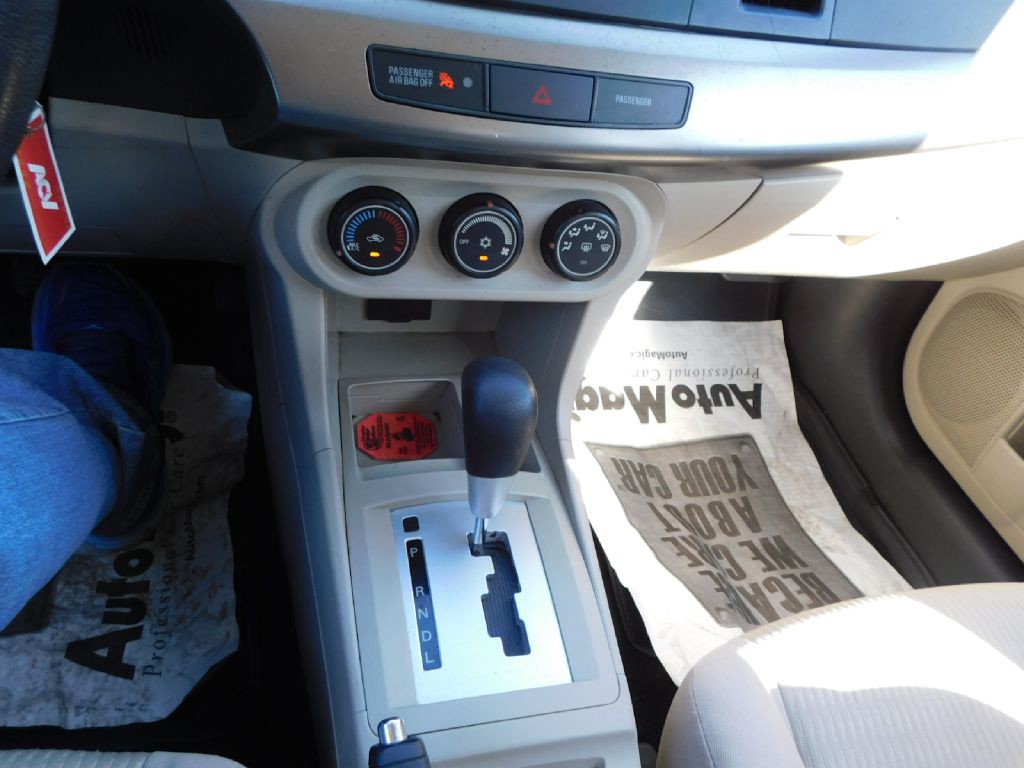 2013 Mitsubishi Lancer Image 24