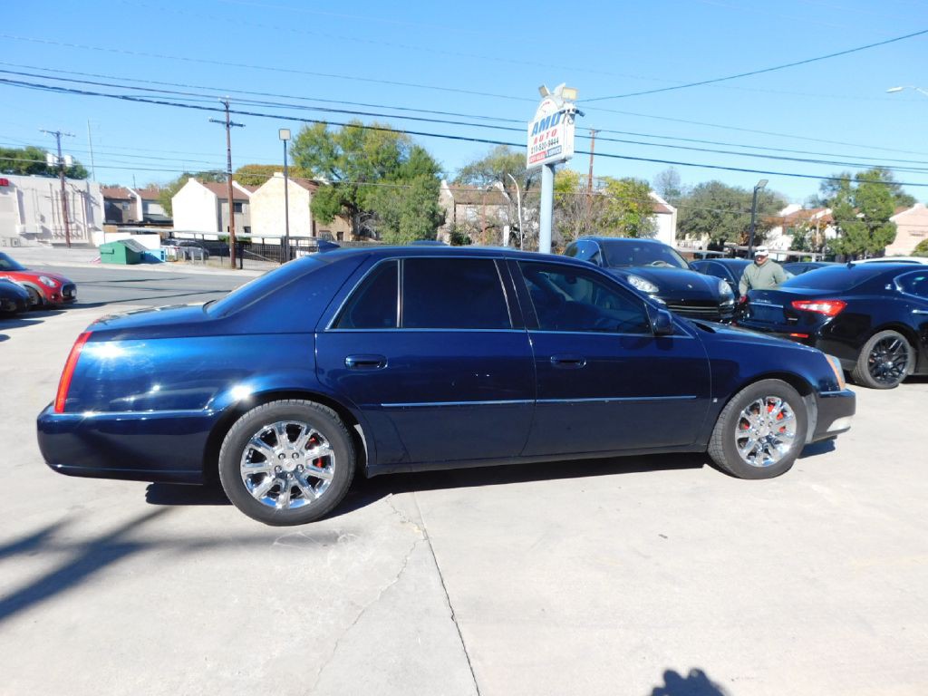 2009 Cadillac DTS Image 8