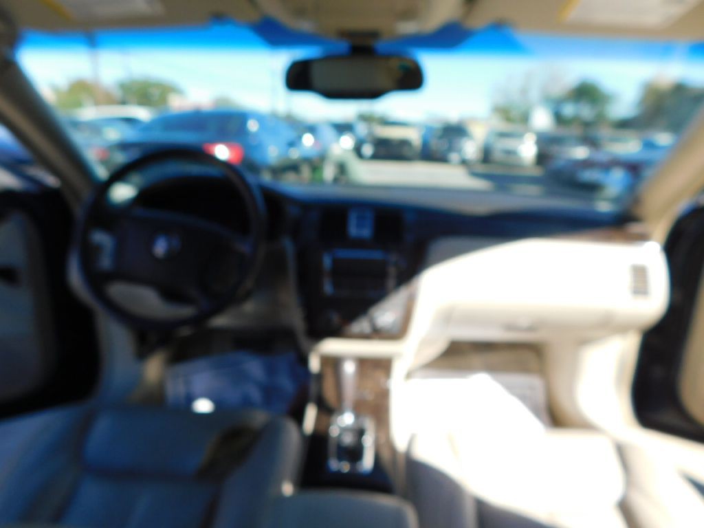 2009 Cadillac DTS Image 15