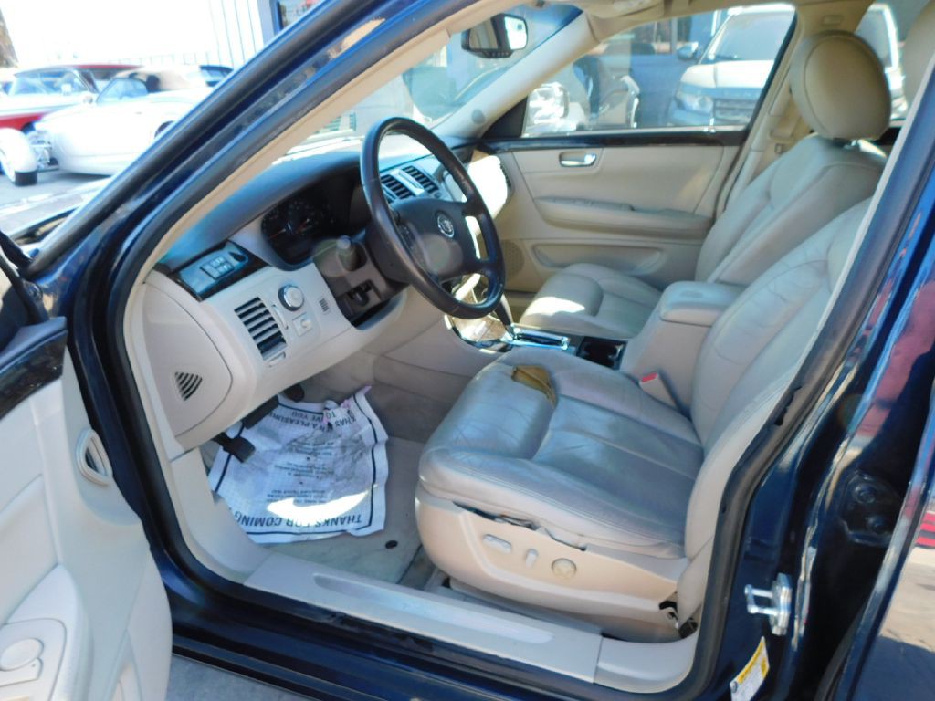 2009 Cadillac DTS Image 17