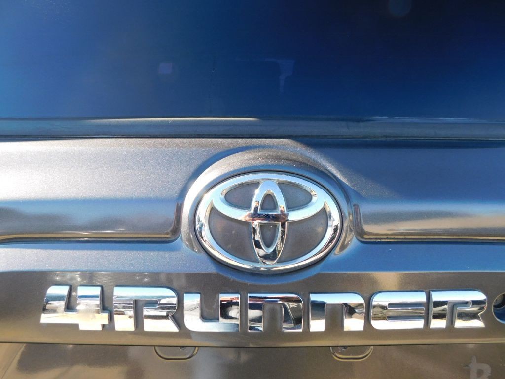 2015 Toyota 4Runner Image 12
