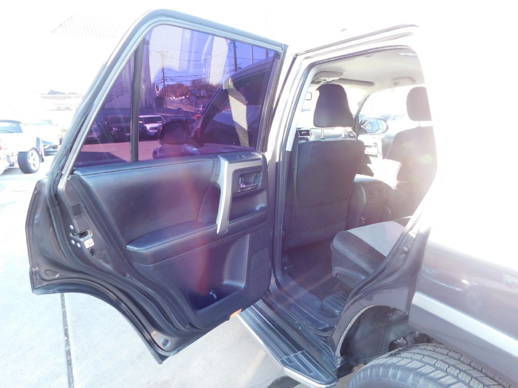 2015 Toyota 4Runner Image 21