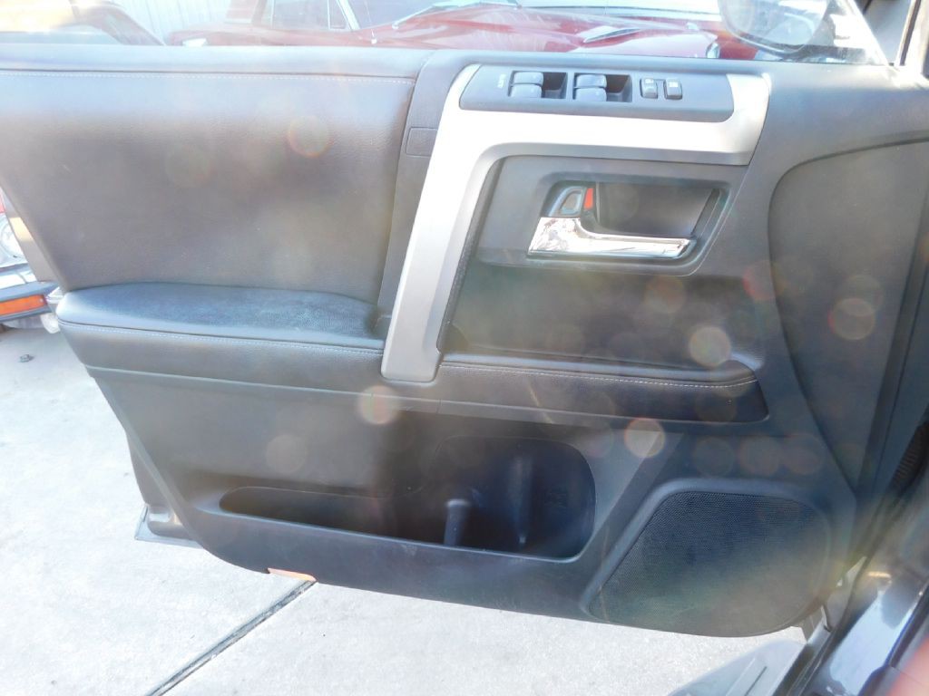 2015 Toyota 4Runner Image 29