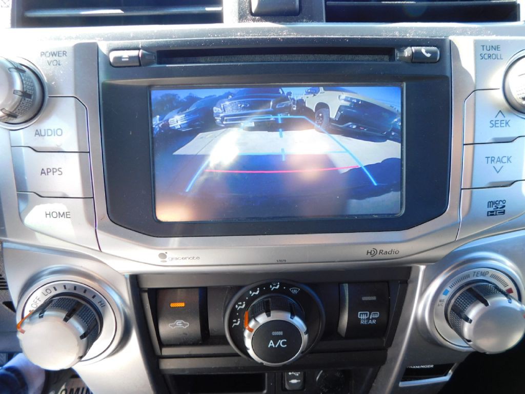 2015 Toyota 4Runner Image 32