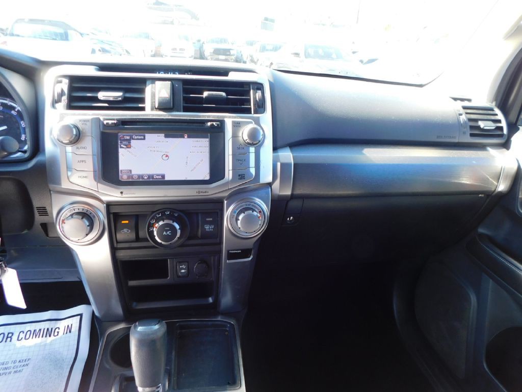 2015 Toyota 4Runner Image 33