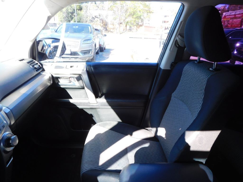 2015 Toyota 4Runner Image 36