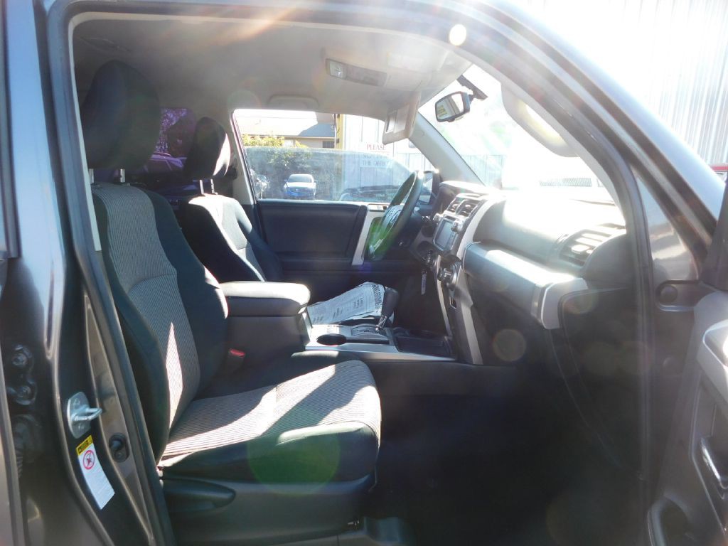 2015 Toyota 4Runner Image 43