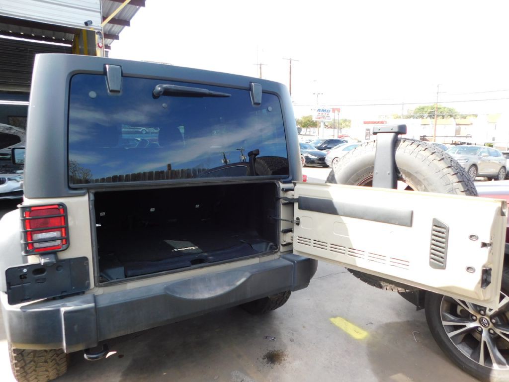 2017 Jeep Wrangler Unlimited Image 14