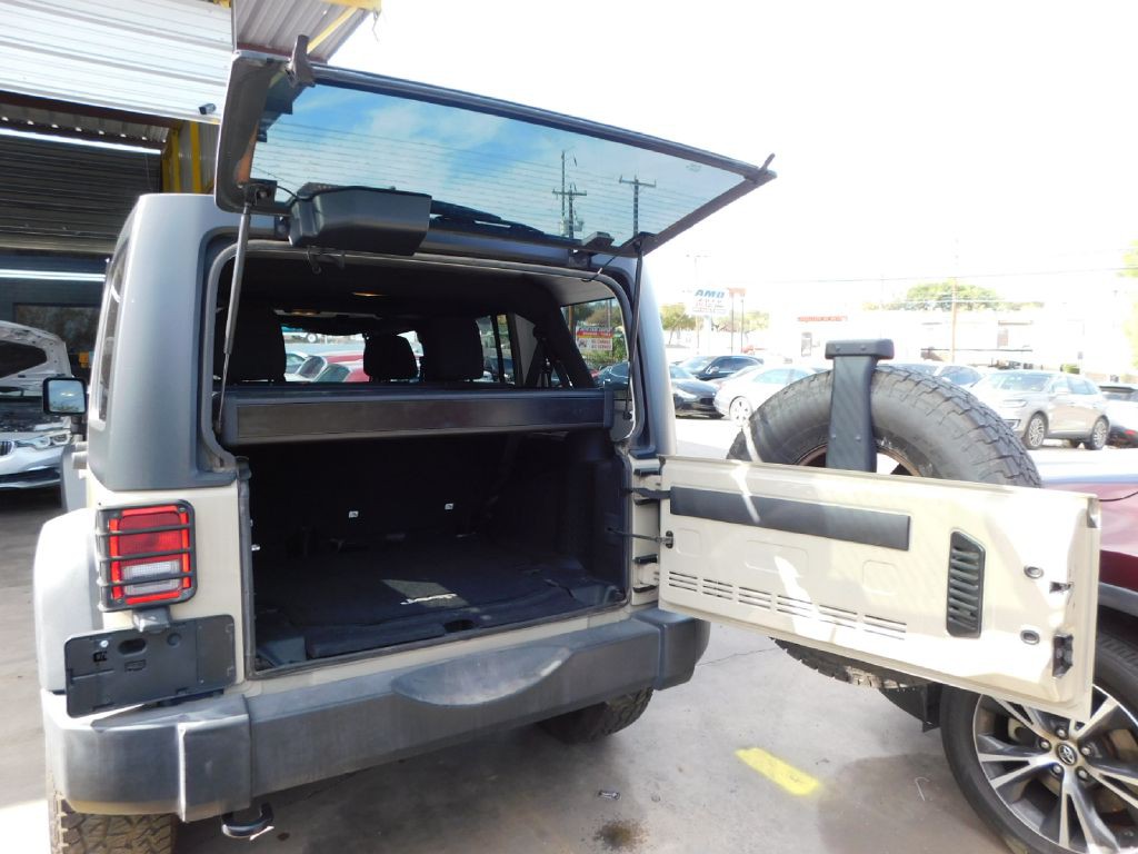 2017 Jeep Wrangler Unlimited Image 15